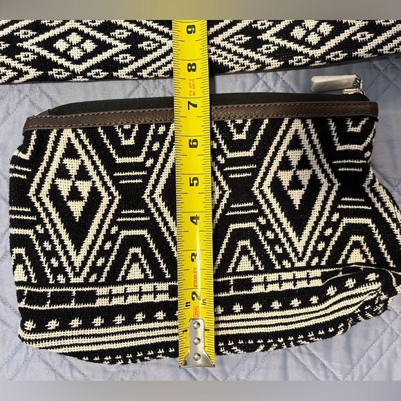 JEWELL by Thirty-One Black & White Woven Cotton Boho Weekend Aztec Shoulder Bag - Picture 10 of 14